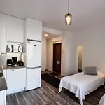 Studio In Downtown Otel